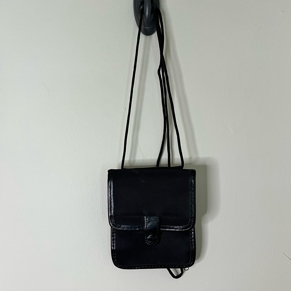 Travelon Black small  travel bag for passport
